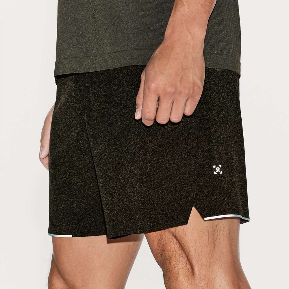Lululemon Surge Short Linerless 7" ✧ Granulite Military Green Black ✧ Size M